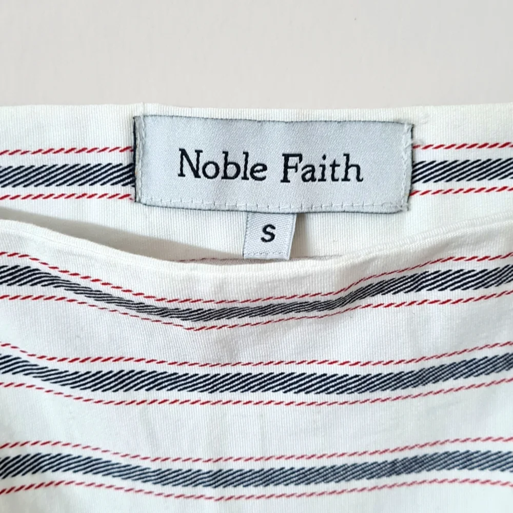 Midi dress in white ticking stripe pattern. - Picture 2 of 4